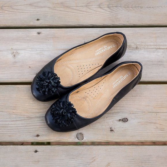 Black Naturalizer N5 comfort flats - Picture 2 of 5